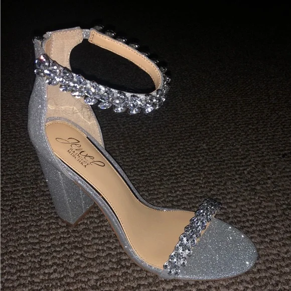BRAND NEW BADGLEY MISCHKA HEELS- size 7 - Picture 9 of 10